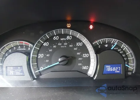 2014 Toyota Camry Se z USA, uszkodzony, nr VIN 4T1BF1FK5EU305317